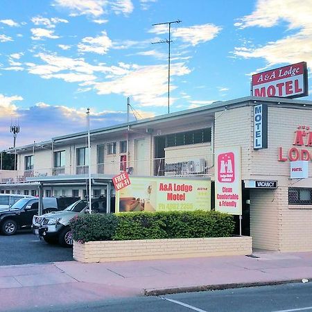 A&A Lodge Motel Emerald Εξωτερικό φωτογραφία