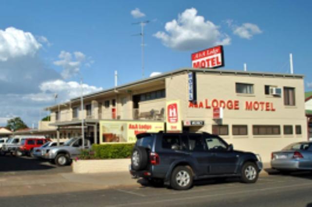 A&A Lodge Motel Emerald Εξωτερικό φωτογραφία