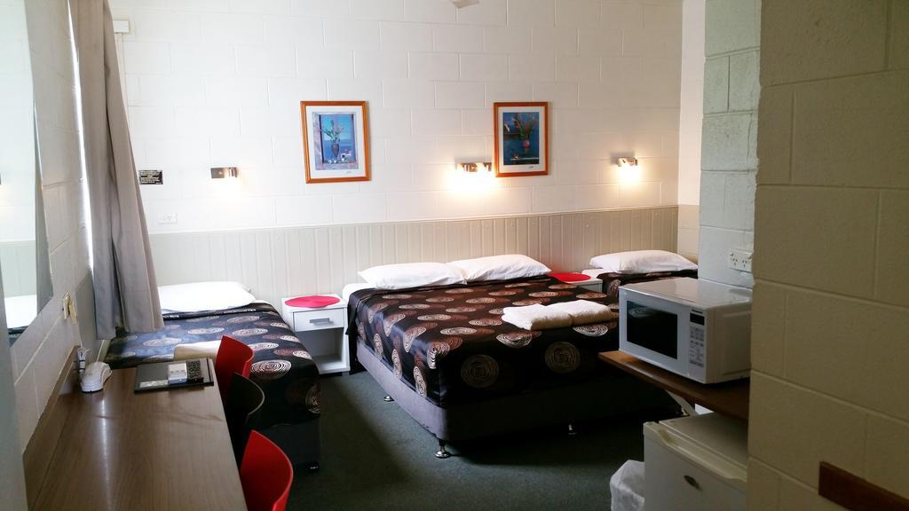 A&A Lodge Motel Emerald Εξωτερικό φωτογραφία