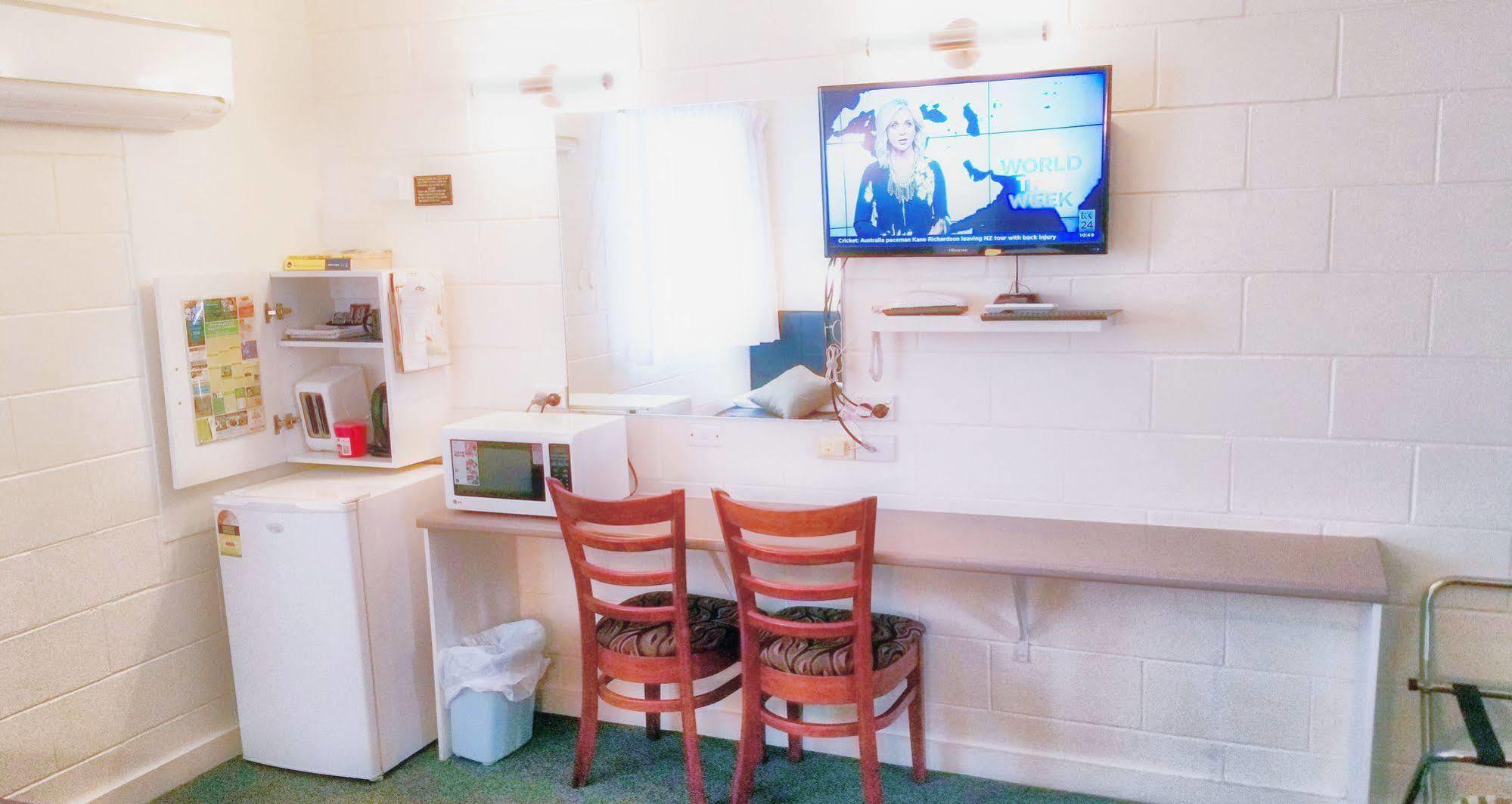 A&A Lodge Motel Emerald Εξωτερικό φωτογραφία