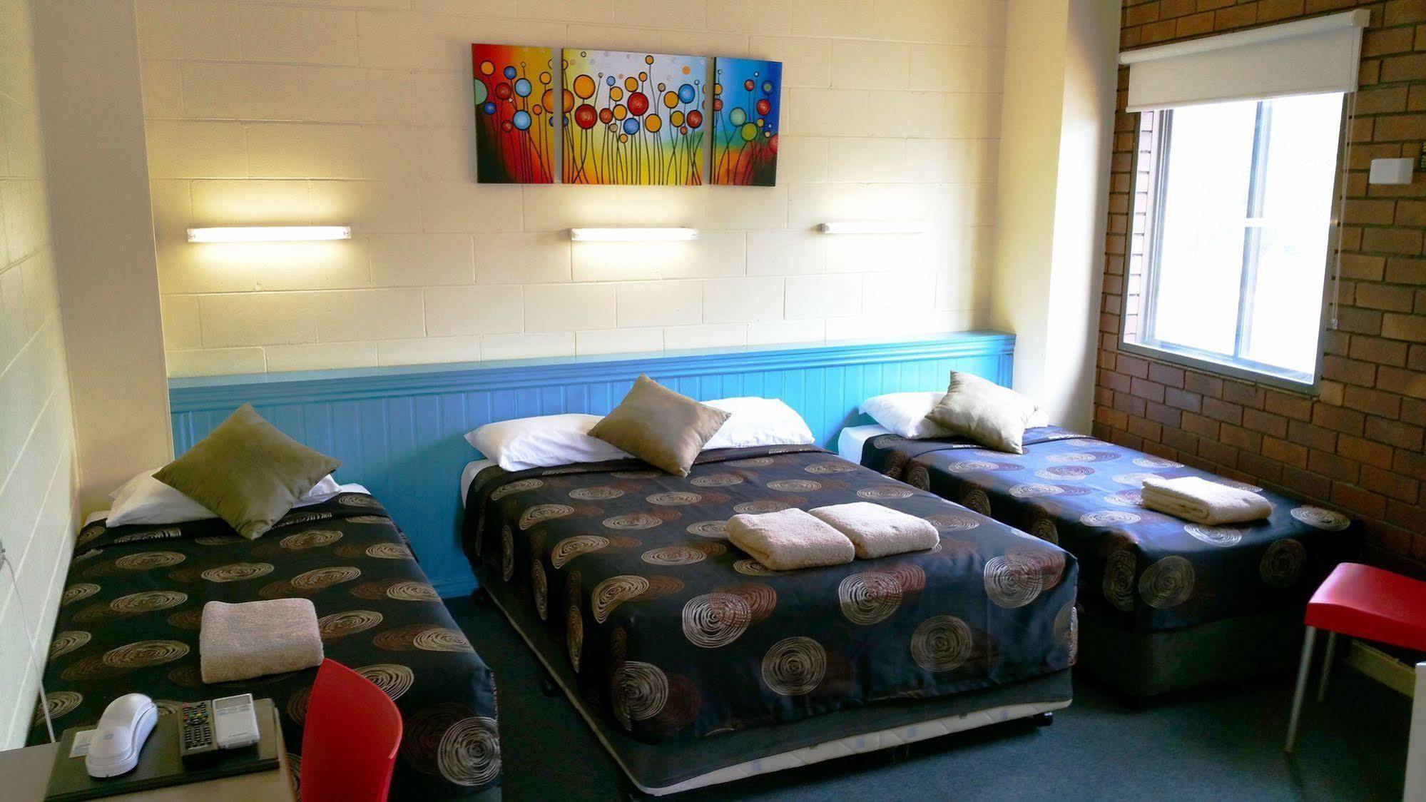 A&A Lodge Motel Emerald Εξωτερικό φωτογραφία