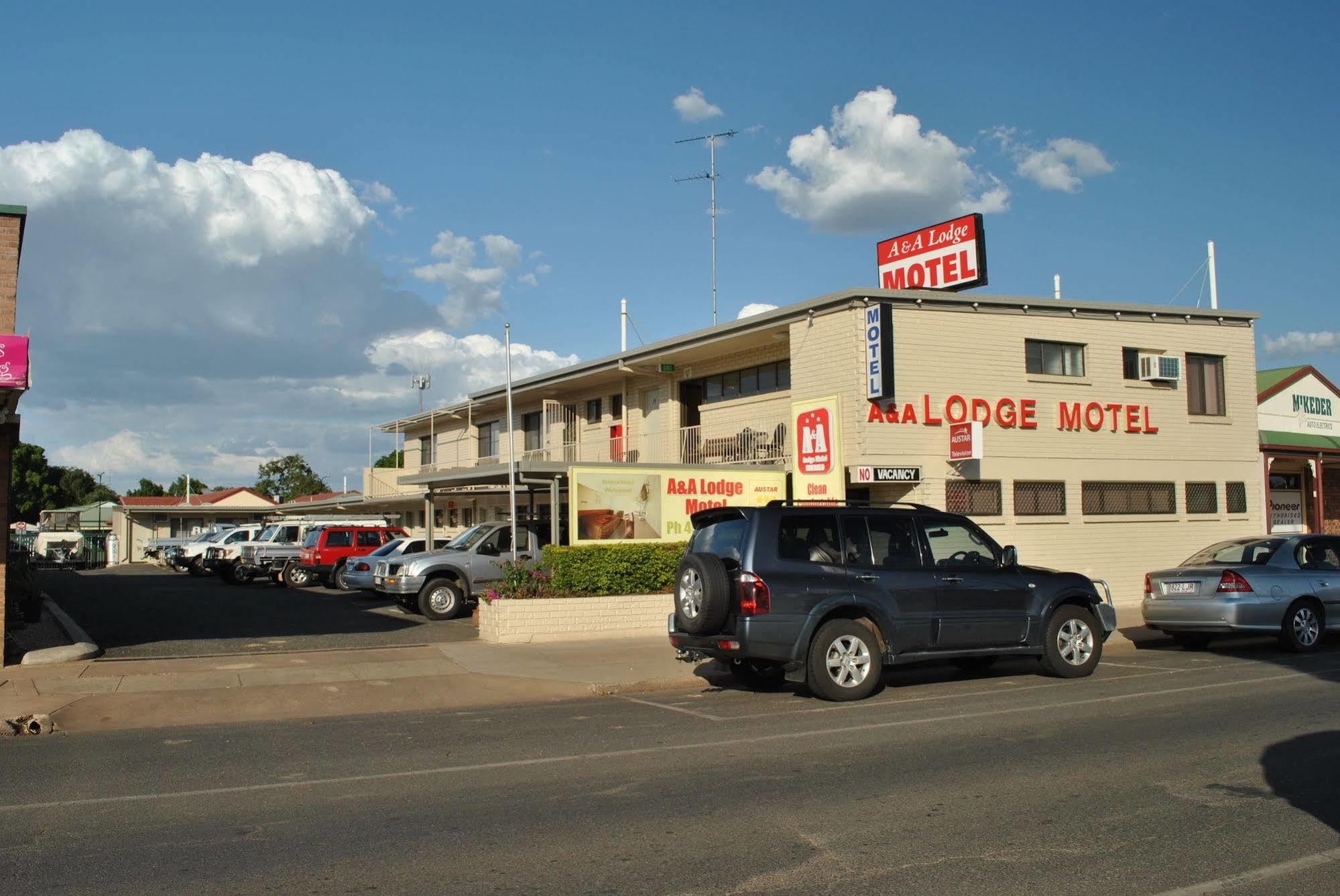 A&A Lodge Motel Emerald Εξωτερικό φωτογραφία