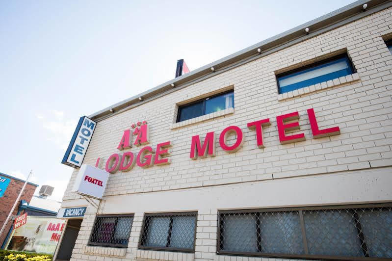 A&A Lodge Motel Emerald Εξωτερικό φωτογραφία