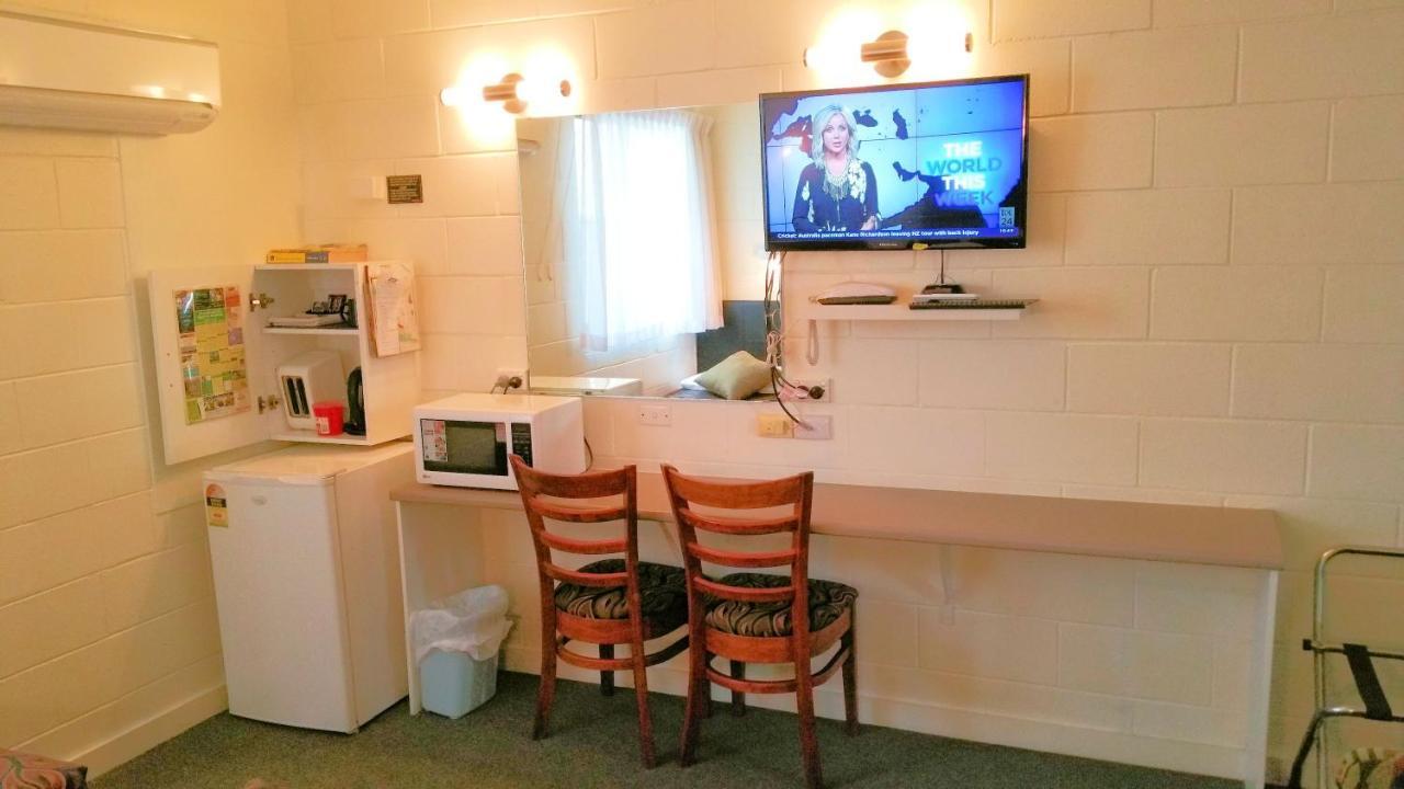 A&A Lodge Motel Emerald Εξωτερικό φωτογραφία